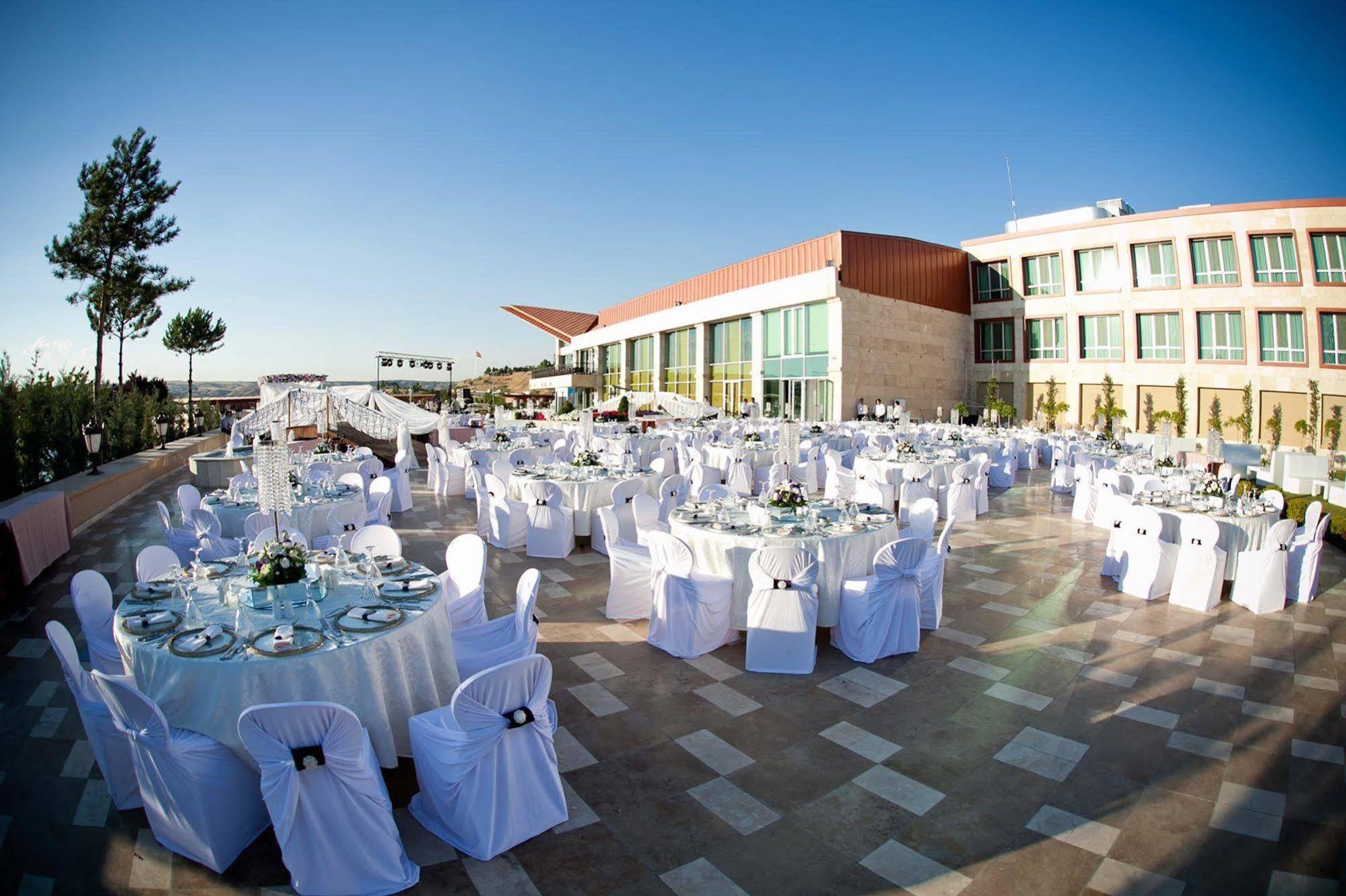 Kronos Hotel Golbası Eksteriør billede