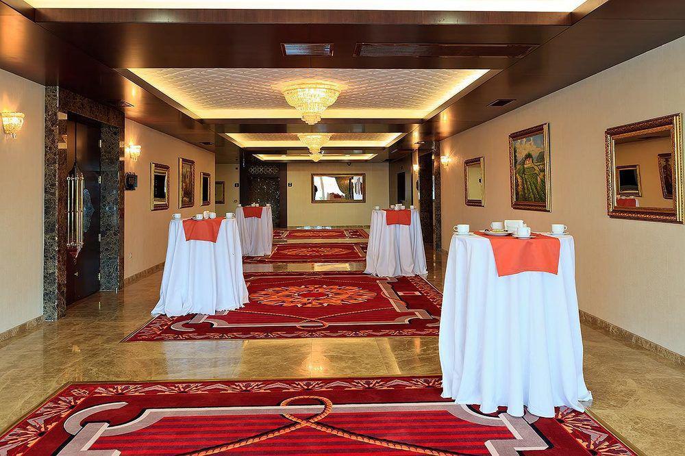 Kronos Hotel Golbası Eksteriør billede