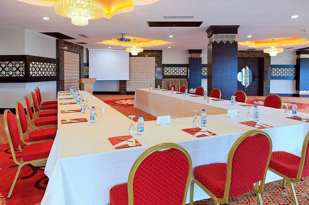 Kronos Hotel Golbası Eksteriør billede
