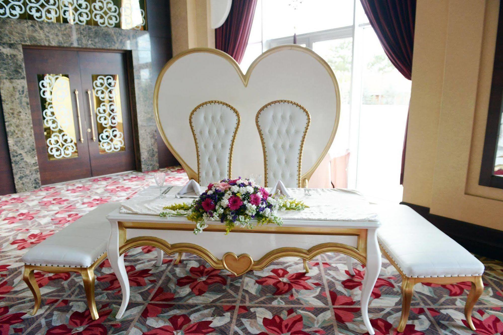 Kronos Hotel Golbası Eksteriør billede